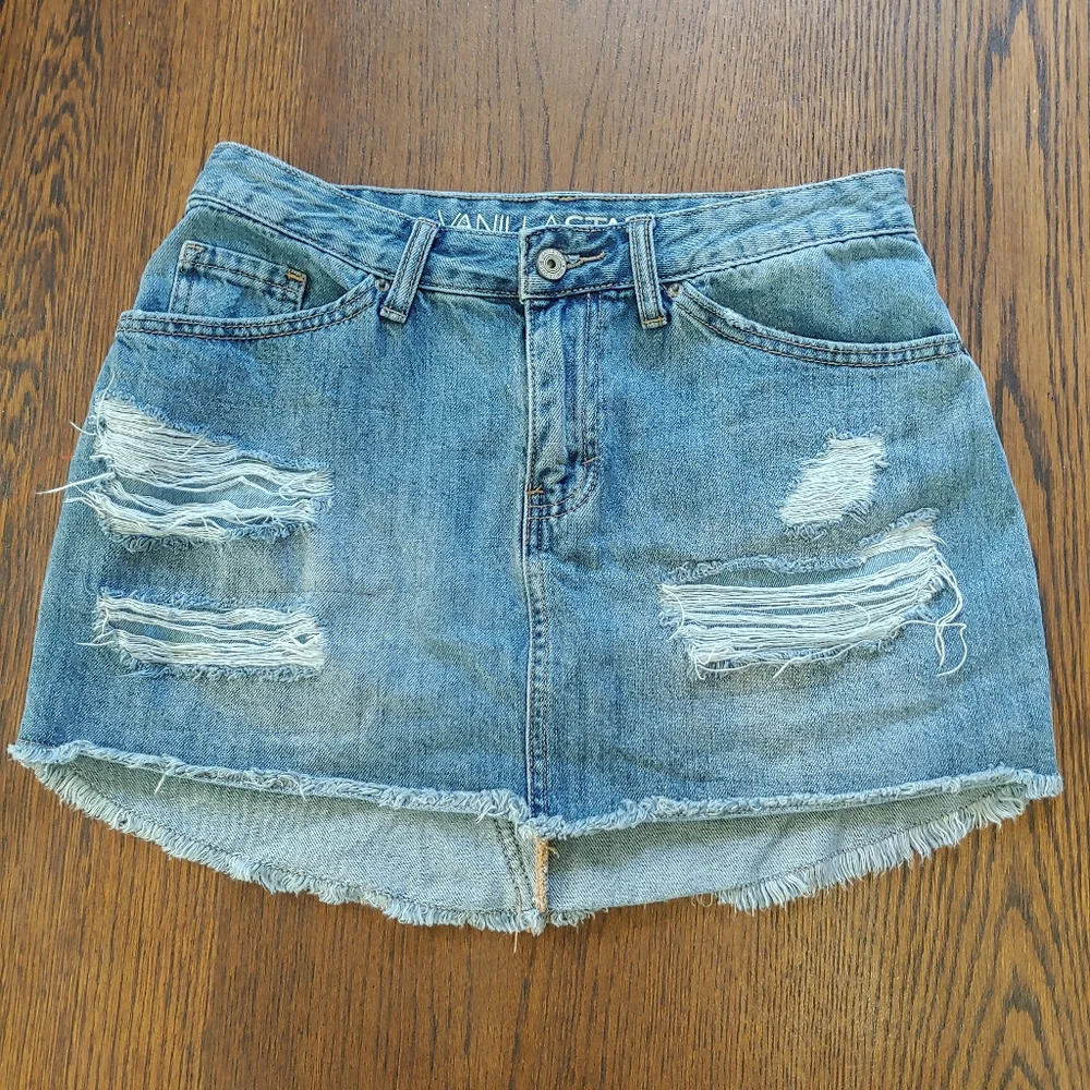 Vanilla Star Distressed Medium Wash Jean Mini Skirt Size Junior's 5